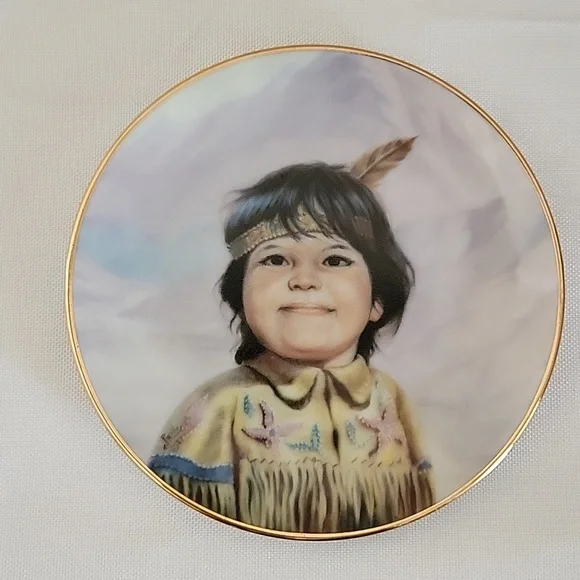 Smiling Eyes, Small Plate, By Perillo - Picture 3 of 5